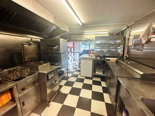 Pizza & Chicken Shop in Stanford-Le-Hope For Sale for Sale