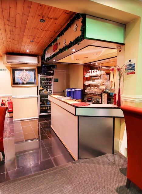 Halal Indian Restaurant & Takeaway in Gatwick For Sale for Sale