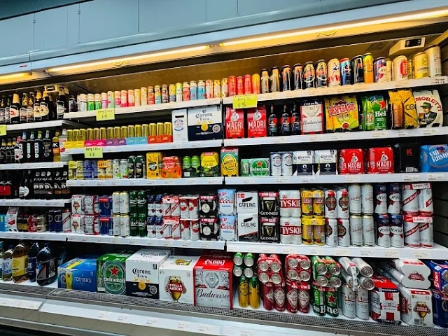 Buy a Well Presented Convenience Store and Off Licence in Hertfordshire For Sale
