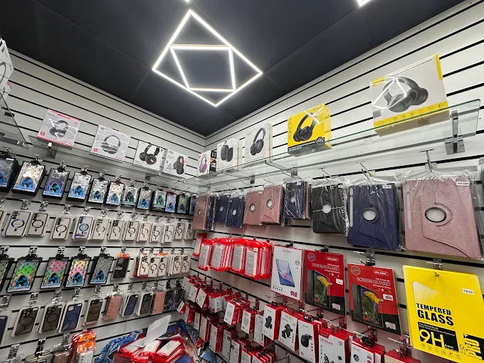 Convenience Store with Off Licence plus Mobile Phone Shop in Middlesex For Sale