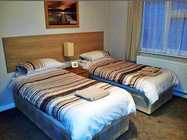 Detached Guest House in Dartford For Sale