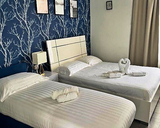 Bed & Breakfast plus Restaurant in North London For Sale