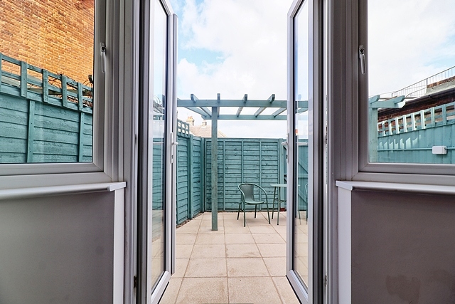 2 Holiday Flats in Essex For Sale for Sale