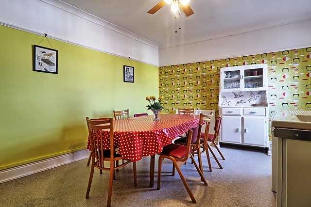 Buy a Licensed Holiday Flat and Guest House in Essex For Sale
