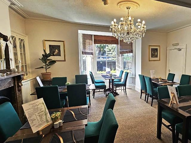 Hotel with Restaurant and Bar in Somerset For Sale for Sale