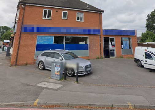 Launderette plus Dry Cleaning receiving shop in Berkshire For Sale