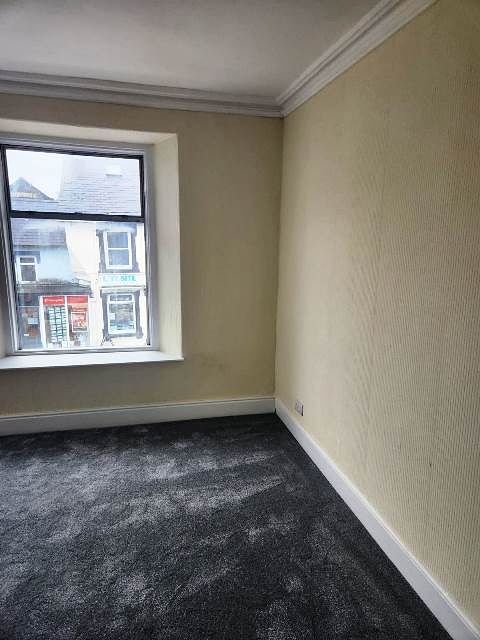 Empty Shop in Newcastle Emlyn For Sale for Sale