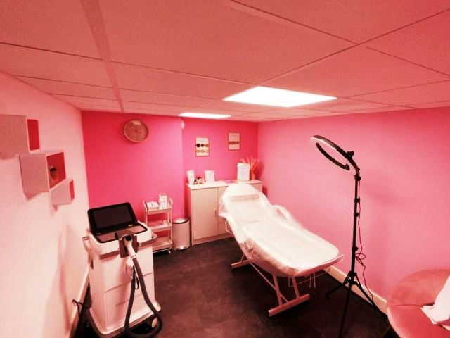 Hair and Lazer Beauty Salon in Hounslow For Sale for Sale