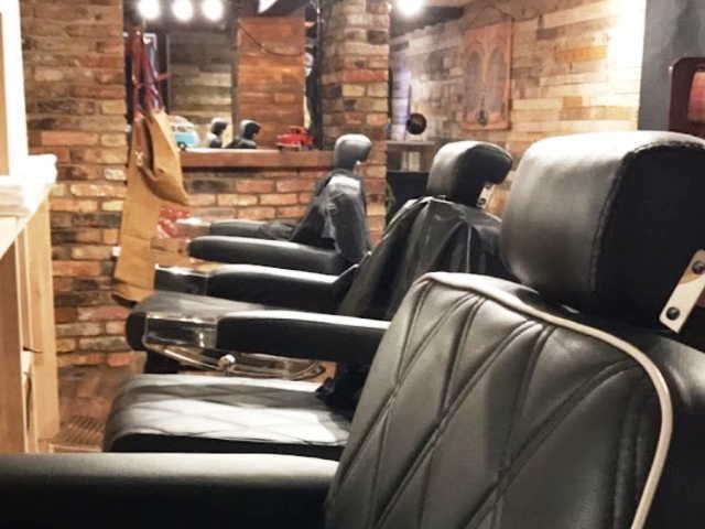 Barber Shop and Treatment Studio in Huntingdon For Sale