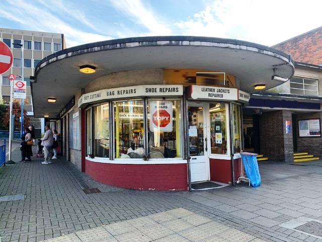 Traditional Cobblers (Shoe Repair shop) with key cutting and leather good repair in Middlesex For Sale