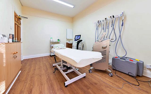 Beauty Clinic in Golders Green For Sale