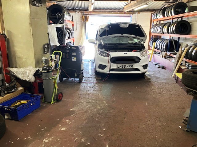 Mechanics Workshop & Garage in Surrey For Sale for Sale