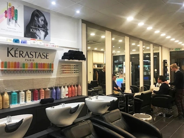 Buy a Well Fitted Hairdressing Salon in North London For Sale