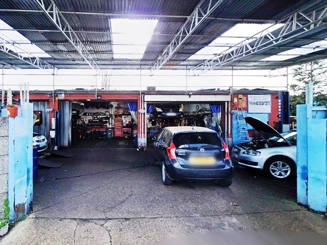 Garage Workshop in Surrey For Sale