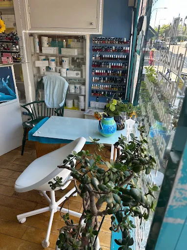 Old Established Beauty Clinic in North London For Sale