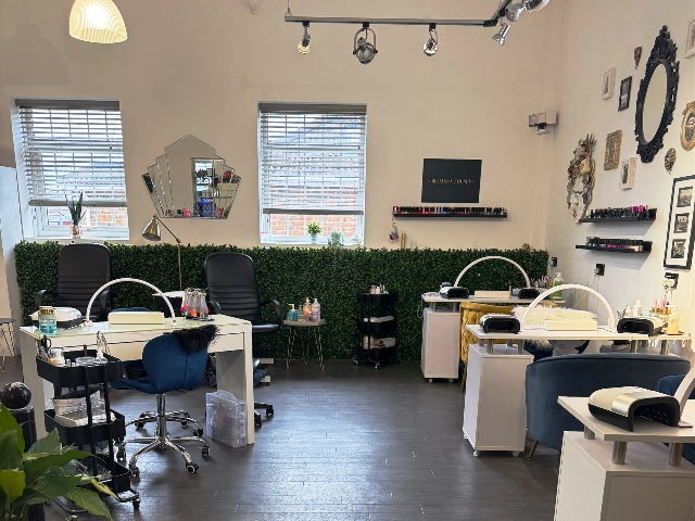 Detached Hair and Beauty Salon in Hampshire For Sale for Sale