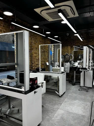 Immaculate Hair and Beauty Salon in South London For Sale