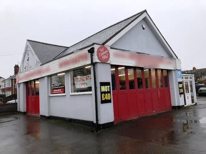 Garage plus MOT Garage in Lincolnshire For Sale