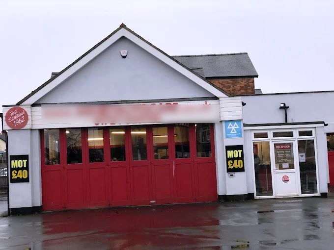Buy a Garage plus MOT Garage in Lincolnshire For Sale