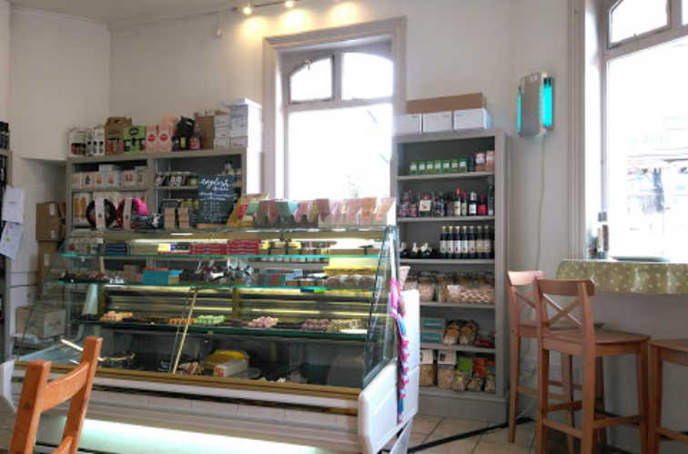 Licensed Cafe, Delicatessen & Patisserie in Leicestershire For Sale