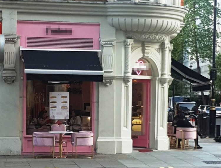 Cafe & Dessert Lounge in Tottenham Court Road For Sale