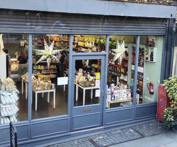 Daytime Cafe & Delicatessen in North London For Sale