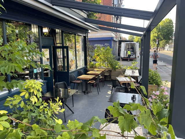 Restaurant Cafe in Hackney Central For Sale