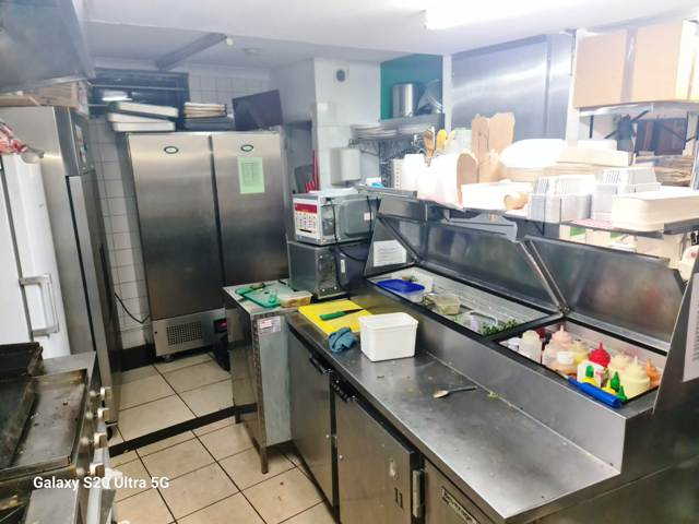 Licensed Vegan Restaurant in Chelsea Bridge For Sale for Sale