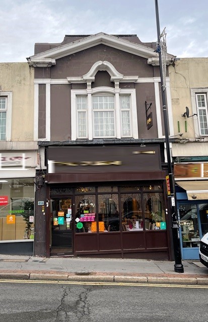 Thai Restaurant in South London For Sale