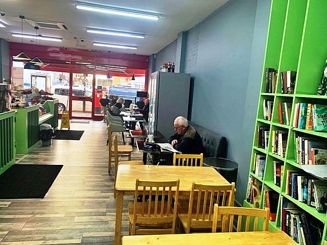 Spacious Caf in Hanwell For Sale for Sale