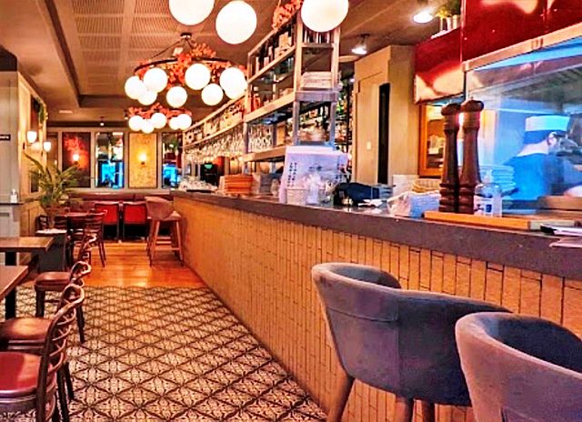 High Class Licensed Restaurant in Betchworth For Sale