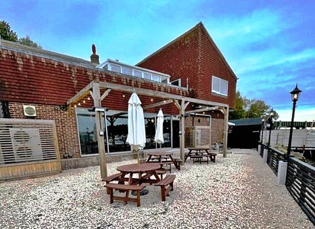 Restaurant with Bar Live music in Hampshire For Sale