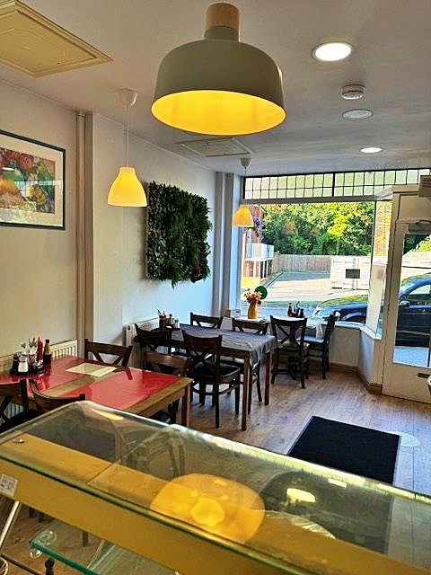 Sell a Traditional Caf in Tadworth For Sale