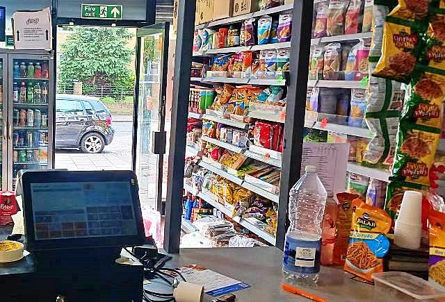 Fast Food Takeaway plus Convenience Store with Off Licence in Middlesex For Sale for Sale