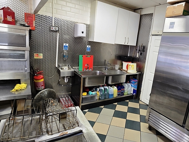 Chicken Shop and Takeaway in North London For Sale for Sale
