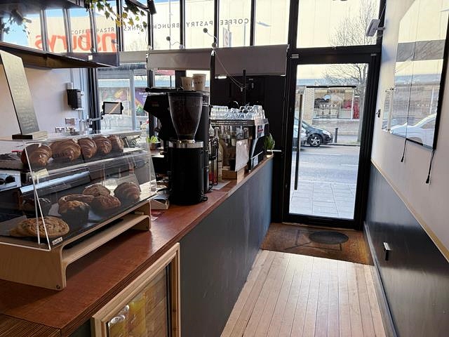 Buy a Well Presented Caf in South London For Sale