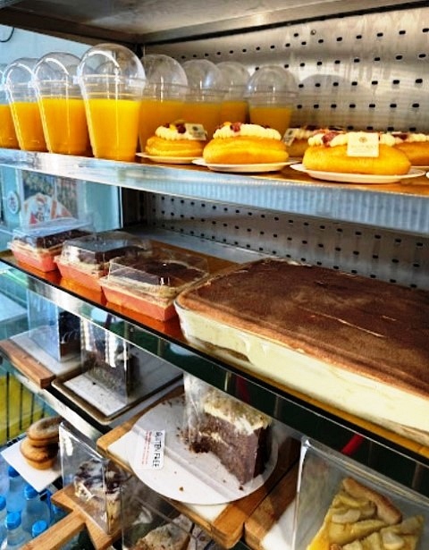Buy a Coffee Shop and Sandwich Bar in Central London For Sale