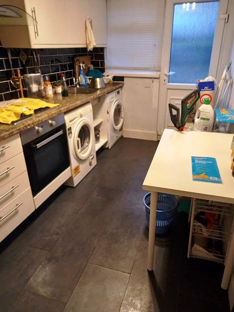 Closed FREEHOLD Chinese Takeaway in Surrey For Sale for Sale