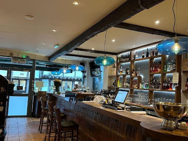Italian Restaurant and Bar in Leatherhead For Sale