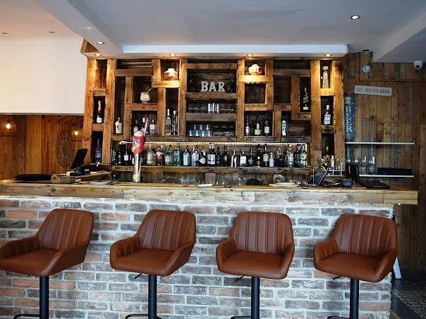 Sell a Impressive Licenced Restaurant with Sponsorship Licence in Surrey For Sale