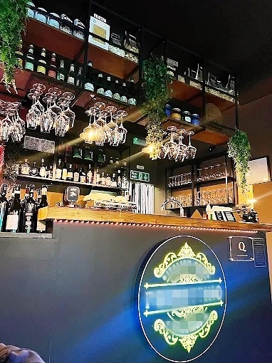 Buy a Caf Restaurant plus Wine Bar in Surrey For Sale