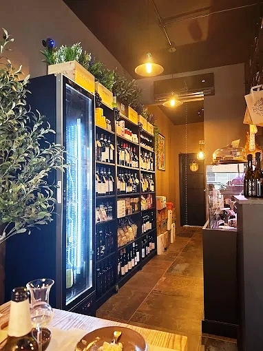 Sell a Caf Restaurant plus Wine Bar in Surrey For Sale