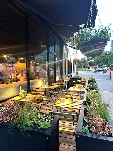 Caf Restaurant plus Wine Bar in Surrey For Sale for Sale