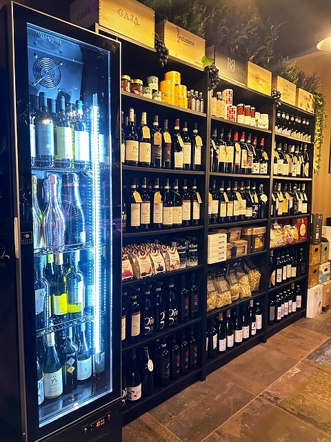 Caf Restaurant plus Wine Bar in Surrey For Sale for Sale