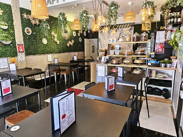 Cafe Coffee Shop with full on Licence in Surrey For Sale