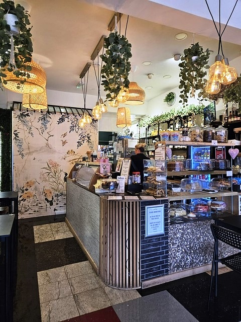 Cafe Coffee Shop with full on Licence in Surrey For Sale for Sale