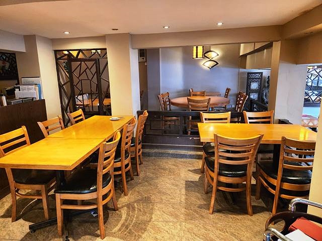 Buy a Spacious Licenced Chinese Restaurant in Hertfordshire For Sale