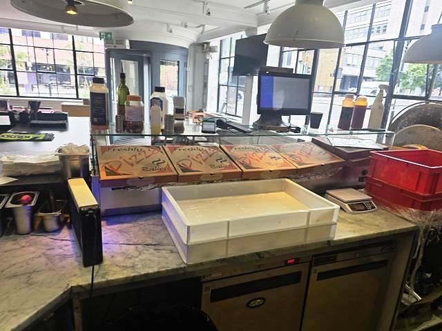 Licensed Pizza and Pasta Restaurant in South London For Sale