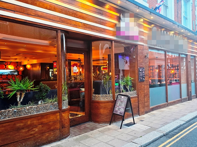 Fantastic LICENSED MEZE RESTAURANT plus COCKTAIL BAR in Kent For Sale