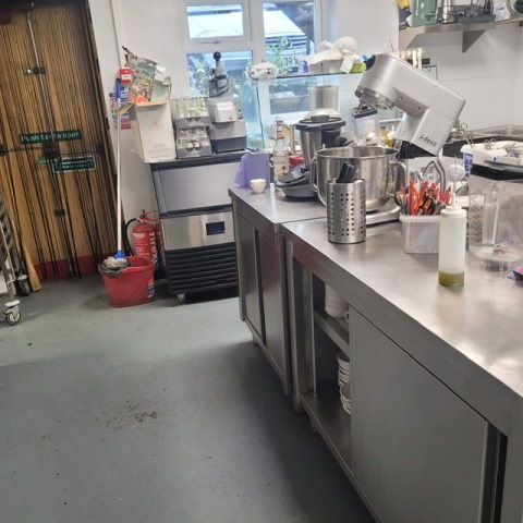 Immaculate Licensed Restaurant in Surrey For Sale for Sale
